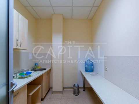 комерційна за адресою Спаська вул., 5