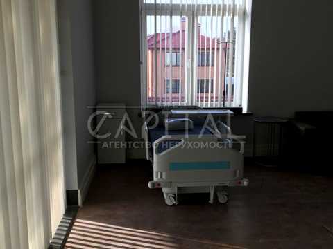 комерційна за адресою Лугова вул., 2/2