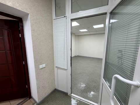 комерційна за адресою Грушевського вул., 21