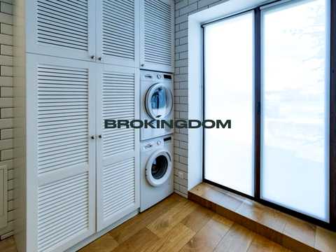 будинок за адресою Абрикосова вул., 8