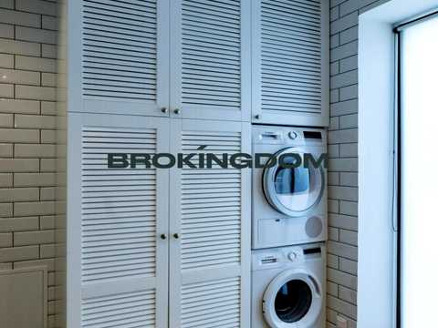 будинок за адресою Абрикосова вул., 8