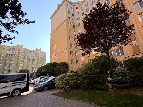 квартира за адресою Корольова вул., 2