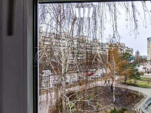 коммерческая по адресу Раисы Окипной ул., 4