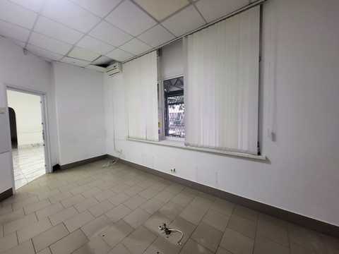 комерційна за адресою Дніпровська набережна вул., 26-Г