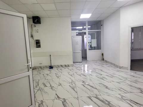 комерційна за адресою Дніпровська набережна вул., 26-Г