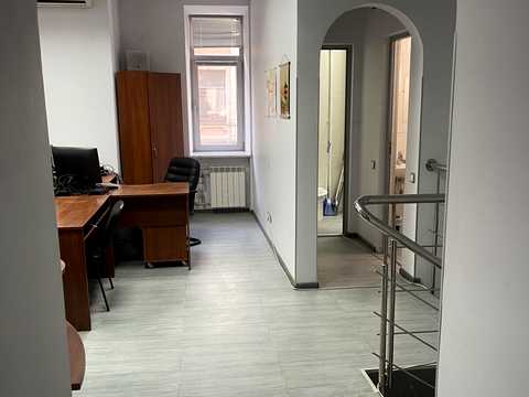 коммерческая по адресу Шота Руставели ул., 4