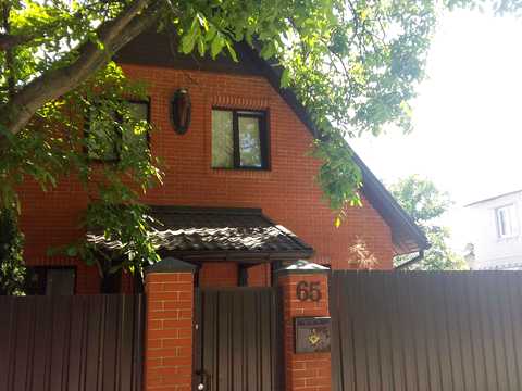 будинок за адресою Петра Сагайдачного вул. (Леніна)