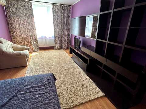 квартира за адресою Анни Ахматової вул., 34