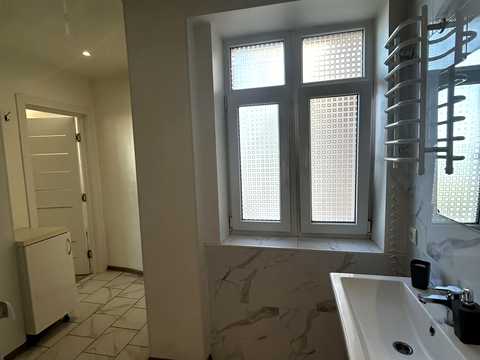 квартира за адресою Літературна вул., 10