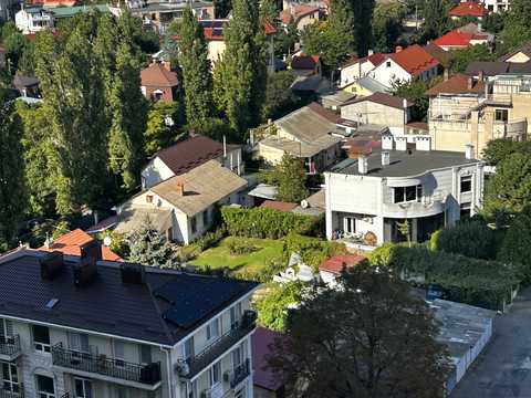 квартира за адресою Літературна вул., 10