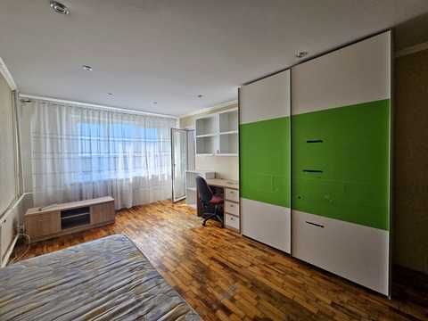 квартира за адресою Академіка Янгеля вул., 8