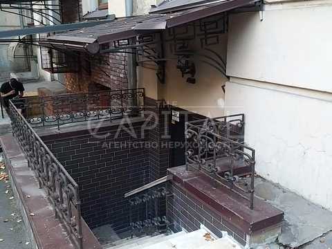 комерційна за адресою Паньківська вул., 3