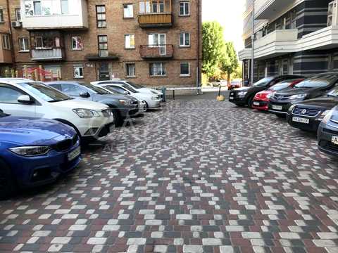комерційна за адресою Казимира Малевича вул. (Боженка), 89