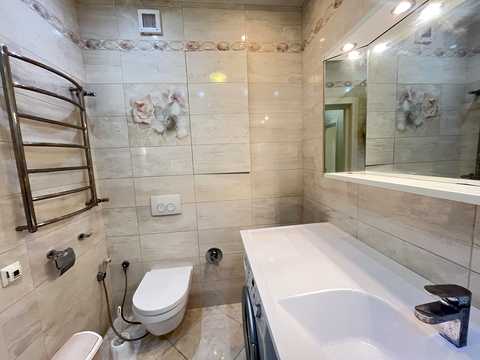 квартира за адресою Драгоманова вул., 40-Ж