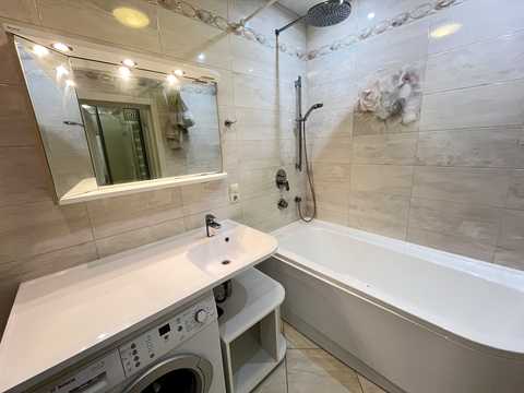 квартира за адресою Драгоманова вул., 40-Ж
