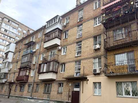 квартира за адресою Панаса Мирного пров., 4
