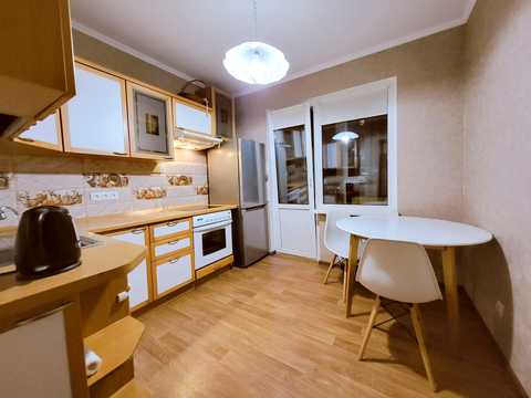 квартира за адресою Бориса Гмирі вул., 12-Б