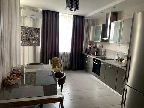 квартира за адресою Анни Ахматової вул., 30