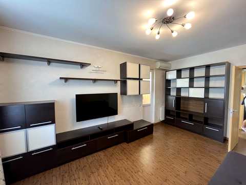 квартира за адресою Анни Ахматової вул., 24