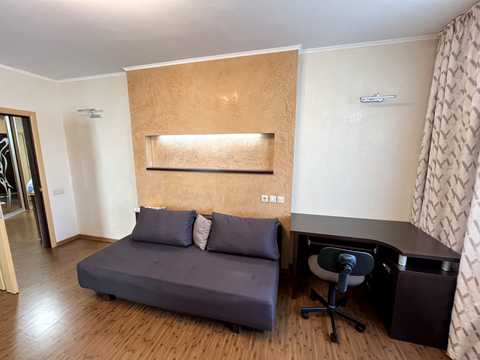 квартира за адресою Анни Ахматової вул., 24
