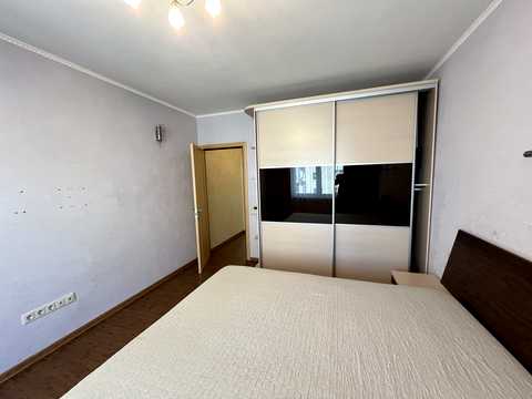 квартира за адресою Анни Ахматової вул., 24