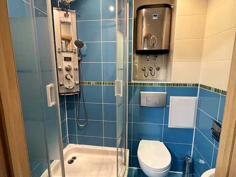 квартира за адресою Анни Ахматової вул., 24