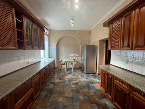 будинок за адресою Монтажників вул.