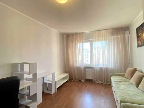 квартира за адресою Софії Русової вул., 5-Б