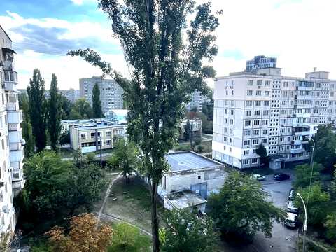 квартира за адресою Романа Шухевича просп. (Генерала Ватутіна), 22