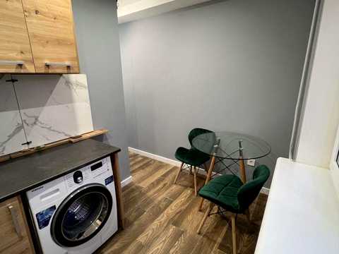 квартира за адресою Київ, Космічна вул., 5