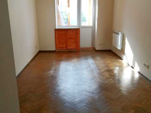 квартира за адресою Новодарницька вул., 13