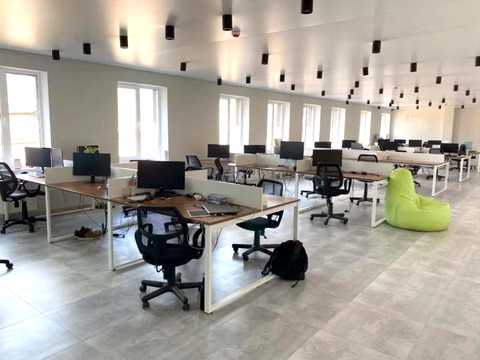 комерційна за адресою Петра Сагайдачного вул., 8