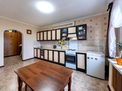 квартира за адресою Милославська вул., 12