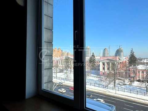 коммерческая по адресу Леси Украинки бульв., 2