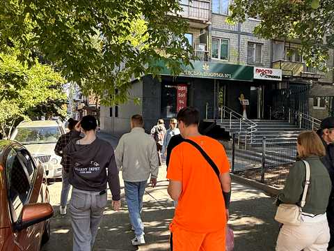 комерційна за адресою Дорогожицька вул., 15