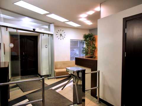 комерційна за адресою Ігорівська вул., 1/8