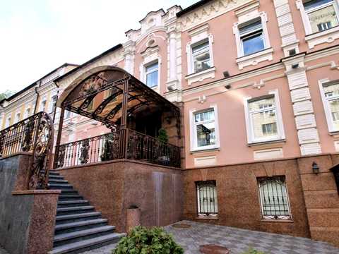 комерційна за адресою Ігорівська вул., 1/8