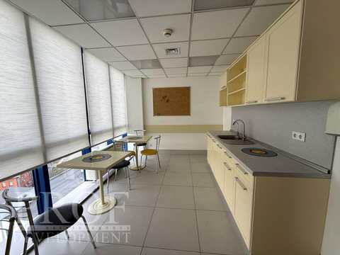 комерційна за адресою Київ, Науки просп., 3