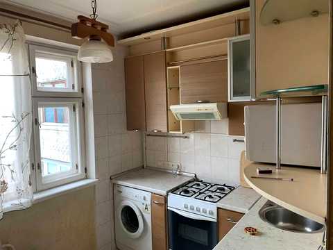 квартира за адресою Нескорених вул. (Героїв Праці), 12д