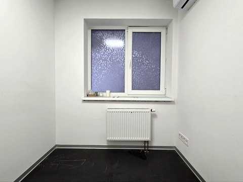 комерційна за адресою Михайла Максимовича вул. (Онуфрія Трутенка), 28-Е