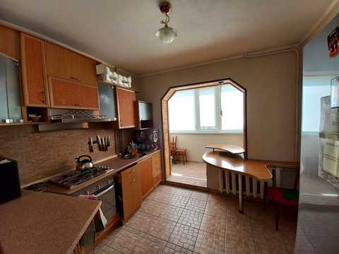 квартира за адресою Дніпровська вул., 2