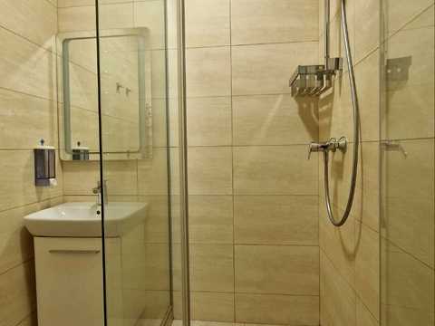 комерційна за адресою Ярославська вул., 58