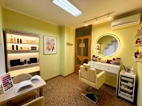 комерційна за адресою Будівельників бульв., 5