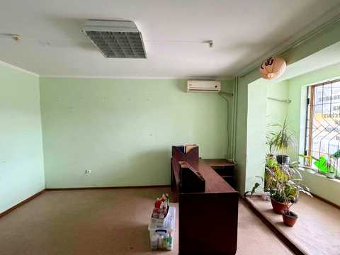 комерційна за адресою Будівельників бульв., 5