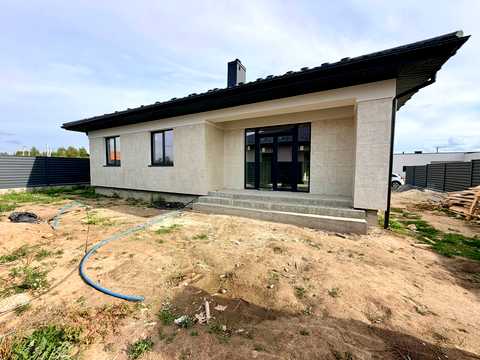 будинок за адресою В. Івасюка вул.