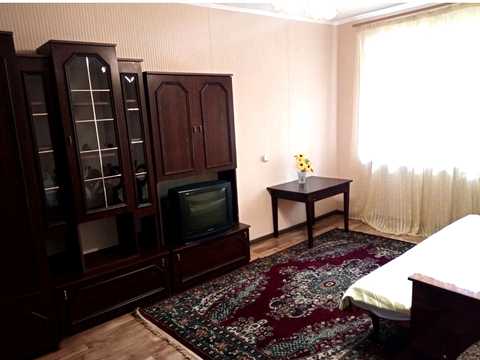 квартира за адресою Паркова вул. (Анатолія Олійника), 42