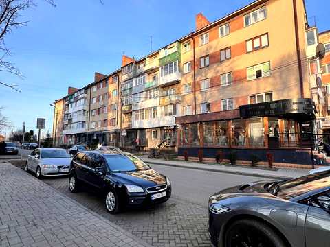 комерційна за адресою Олега Куцина вул., 2