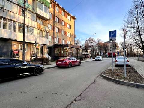 комерційна за адресою Олега Куцина вул., 2