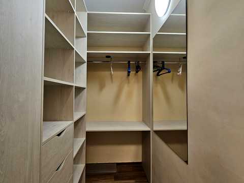 квартира за адресою Райдужна вул., (Будинок 1)
