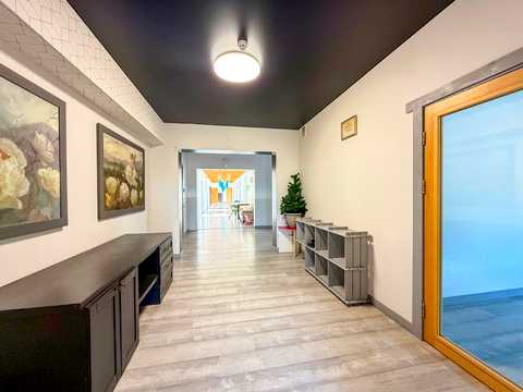 комерційна за адресою Фісташкова, 60